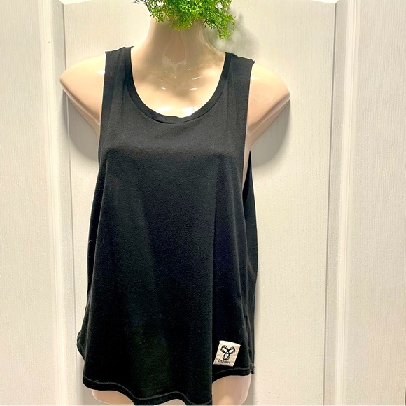 🌸3 for $20 TNA Black  T-shirt Sleeveless tankTop Gym Size S - Picture 1 of 11